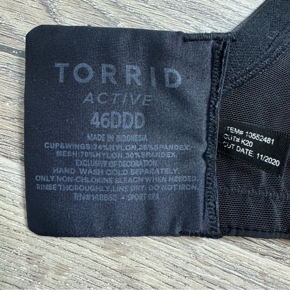 Torrid Mid Impact Underwire Black Sports Bra 46 DDD - Picture 8 of 9